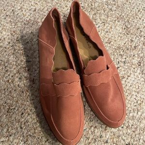 Lucky brand Mauve pink suede loafers never used NWOT 8.5